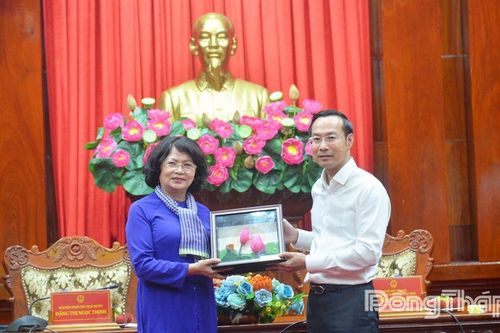 Đoàn công tác nguyên Phó Chủ tịch nước Đặng Thị Ngọc Thịnh thăm và làm việc tại Đồng Tháp