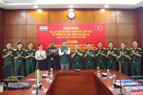 Đại sứ Ấn Độ thăm, làm việc tại Trường Đại học Thông tin liên lạc