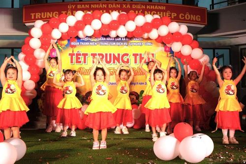 Xã Diên Khánh tổ chức chương trình “Vui hội trăng rằm” cho hơn 700 thiếu nhi