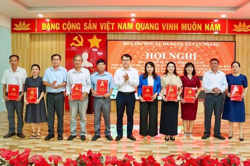 Đảng ủy xã Vạn Thắng tổ chức ký cam kết trách nhiệm người đứng đầu, cấp phó của người đứng đầu