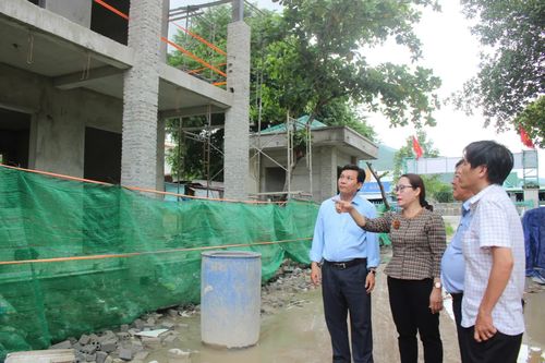 Thường trực HĐND xã Công Hải khảo sát các công trình đầu tư trên địa bàn