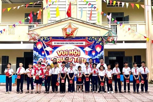 Phường Cam Ranh tổ chức chương trình "Vui hội Trung thu" cho thiếu nhi