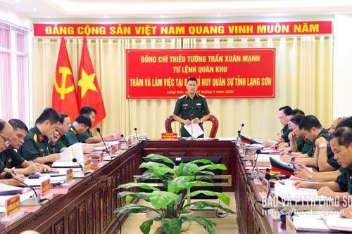 Tư lệnh Quân khu 1 thăm và làm việc tại Bộ CHQS tỉnh