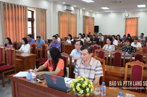40 đại biểu được tập huấn nghiệp vụ công tác Đảng