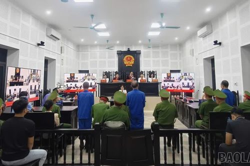 Xét xử sơ thẩm vụ án “Gây rối trật tự công cộng” xảy ra tại phường Yên Bái