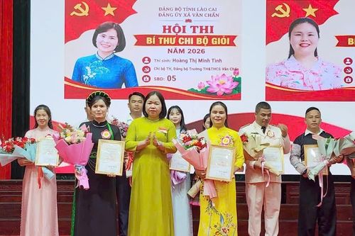Văn Chấn: Trao giải Hội thi Bí thư chi bộ giỏi năm 2026