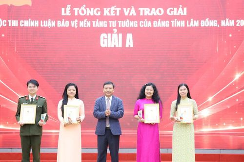 Lâm Đồng trao giải Cuộc thi chính luận về bảo vệ nền tảng tư tưởng của Đảng năm 2026