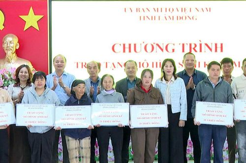 Ủy ban MTTQ Việt Nam tỉnh Lâm Đồng hỗ trợ sinh kế cho hộ nghèo xã Phúc Thọ Lâm Hà