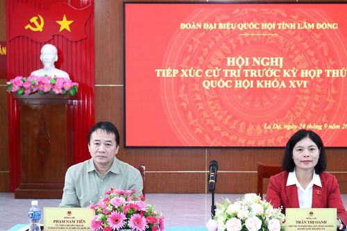 Đại biểu Quốc hội tiếp xúc cử tri xã La Dạ