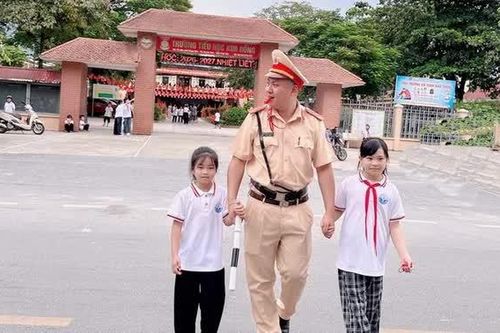 Đảm bảo an toàn giao thông cho học sinh đến trường