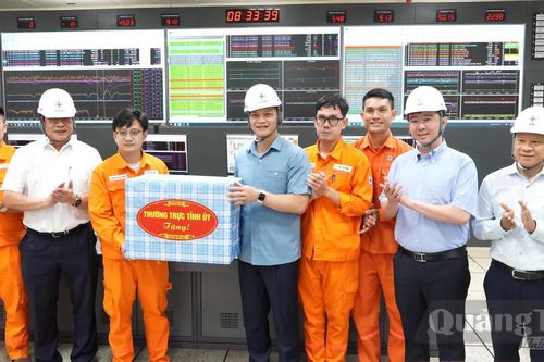 Phấn đấu trong tháng 10/2026 phát điện thương mại Nhà máy nhiệt điện Quảng Trạch I