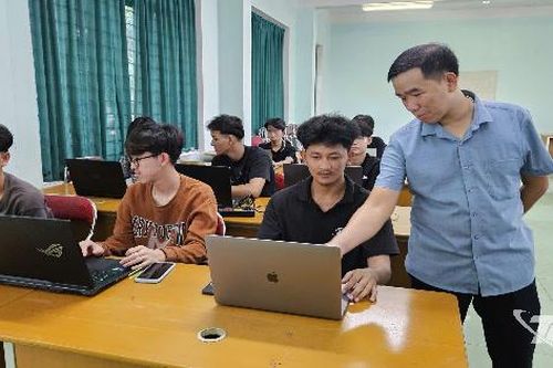 Lưu học sinh Lào, Campuchia: Yên tâm học tậpdưới ngôi trường mới