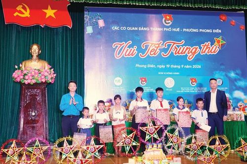 Mang trung thu đến với trẻ em khó khăn
