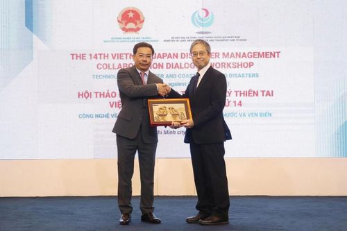 Việt Nam - Nhật Bản tìm giải pháp chống xói lở bờ biển