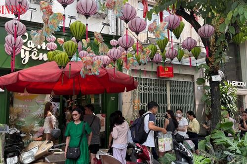 Thị trường bánh Trung thu 2026: Truyền thống giữ phong độ, 'trend' cũng hút khách