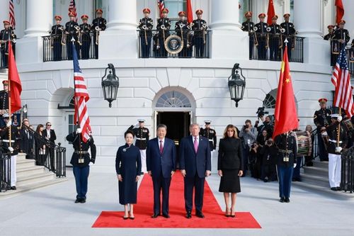 Ông Trump đón ông Tập Cận Bình tại Nhà Trắng, tiến hành hội đàm kín