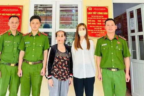 Công an xã hỗ trợ cô gái bị lừa sang nước ngoài trở về với gia đình