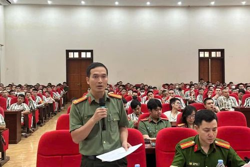 Tuyên truyền, tư vấn pháp luật cho các phạm nhân tại Trại giam Nam Hà