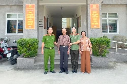 Công an TP Hà Nội: Những việc làm bình dị vì nhân dân
