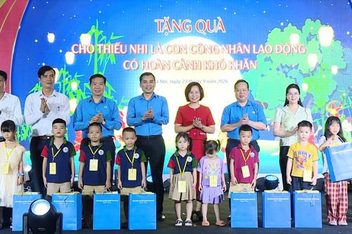 Mang niềm vui Trung thu tới con công nhân lao động