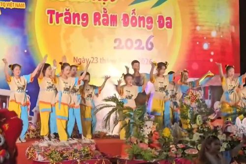 Ấm áp đêm hội Trăng rằm