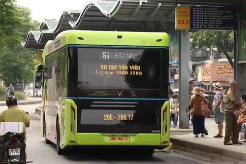 Thêm nhiều nghĩa cử đẹp phục vụ hành khách an toàn