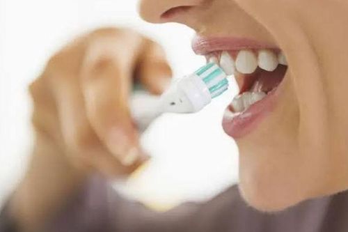 Bỏ qua lần đánh răng buổi tối, khoang miệng phải đối mặt với điều gì?