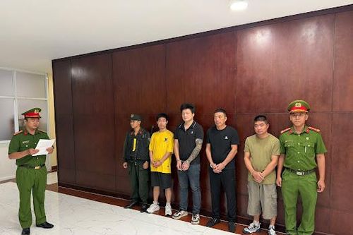 Công an TPHCM: Khởi tố 4 người nước ngoài vận chuyển gần 18.000 bao thuốc lá điếu nhập lậu