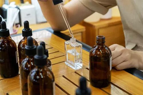 Vì sao Pháp trở thành 'thánh địa' nước hoa của thế giới?