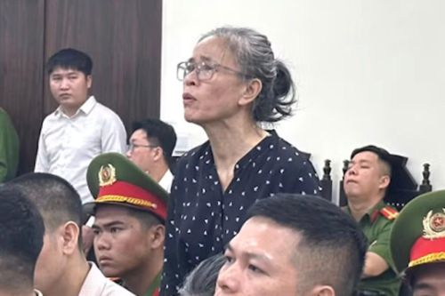 Cựu Chi cục trưởng An toàn thực phẩm khai nhận tiền là do doanh nghiệp tự nguyện