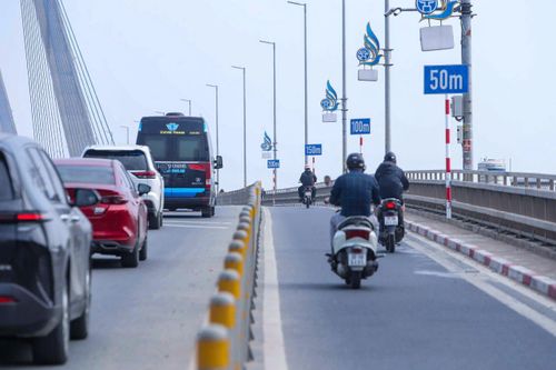 Sau cầu Nhật Tân, Hà Nội tính kẻ vạch khoảng cách trên 3 cầu lớn