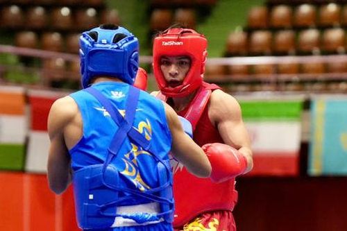 Võ sĩ Đinh Văn Tâm mang Huy chương bạc đầu tiên về cho thể thao Việt Nam