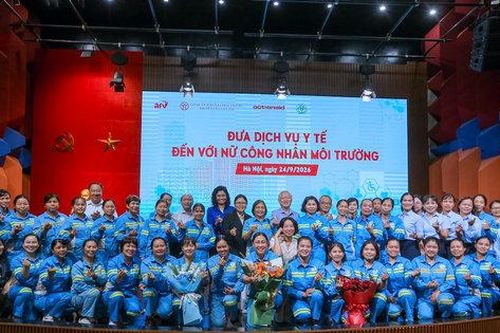 Đưa dịch vụ y tế đến với nữ công nhân môi trường