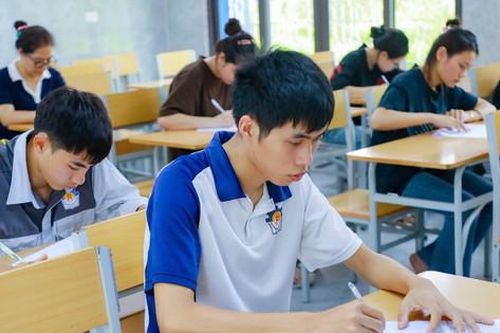 Kiến thức THPT trong chương trình trung học nghề có định hướng nghề nghiệp