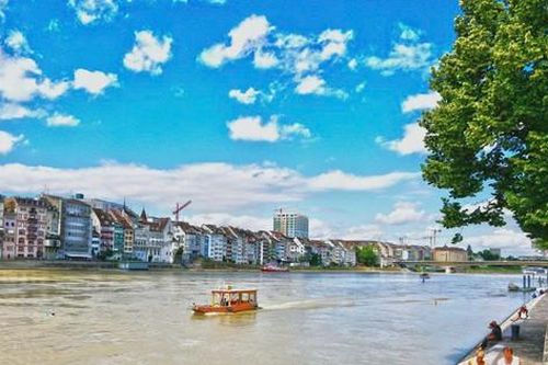 Hồi sinh những dòng sông từ kiểm soát nguồn thải