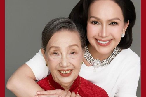Diễm My 6X khoe mẹ ruột 90 tuổi: 'Đi qua bao mùa vui buồn, con vẫn may mắn được ở bên mẹ'