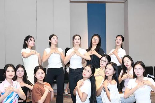 Thí sinh Hoa hậu Việt Nam 2026 tích cực tập luyện cho đêm Chung khảo toàn quốc