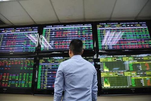 Khối ngoại bán ròng gần 3.000 tỷ đồng tuần đầu sau nâng hạng, liệu có đáng lo?