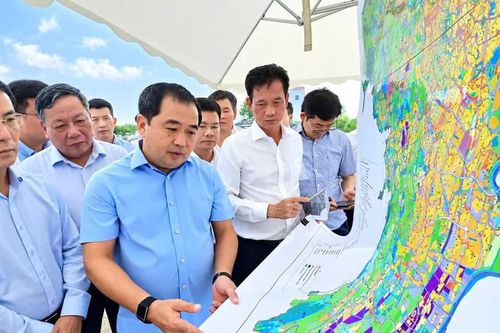 Bí thư Thành ủy Hà Nội: Đảng ủy các xã phải lãnh đạo toàn diện, không 'khoán trắng' cho chính quyền