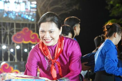 'Lồng đèn thắp sáng ước mơ'- Lan tỏa yêu thương, tiếp sức ước mơ thiếu nhi