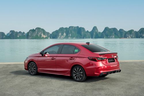 Chuyện gì đang xảy ra với sedan giá rẻ?
