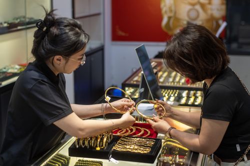 Diễn biến lạ của giá vàng trong nước sáng nay