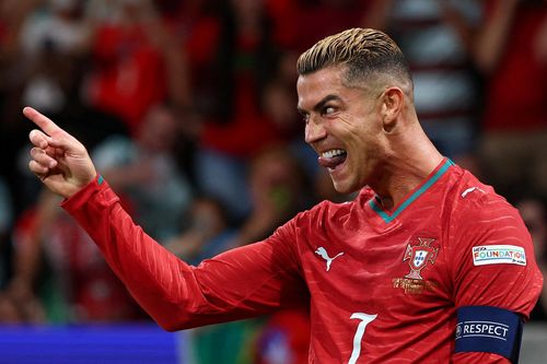 Ronaldo thay đổi ra sao để tiến gần mốc 1.000 bàn thắng?