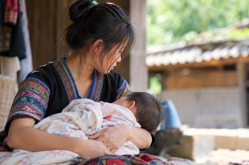 Khi những bà mẹ còn chưa kịp lớn