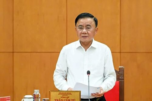 Về chế độ báo cáo Bộ Chính trị, Ban Bí thư, lãnh đạo chủ chốt