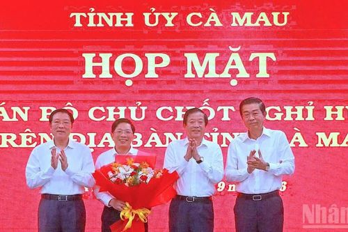 Tỉnh ủy Cà Mau họp mặt cán bộ nghỉ hưu, ra mắt tân Phó Bí thư