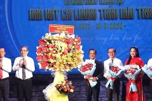 Nửa thế kỷ thắp sáng ngọn lửa cải lương