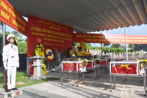 Điện Biên tổ chức lễ viếng, truy điệu và an táng hài cốt liệt sĩ