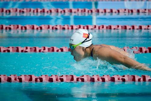 Đội tuyển bơi người khuyết tật Việt Nam tập luyện tại Đà Nẵng