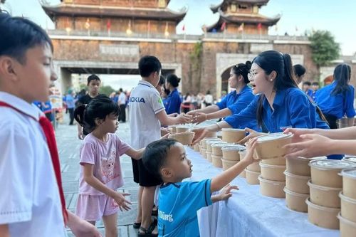 12.000 suất ăn miễn phí tặng thiếu nhi dịp Trung Thu ở Ninh Bình